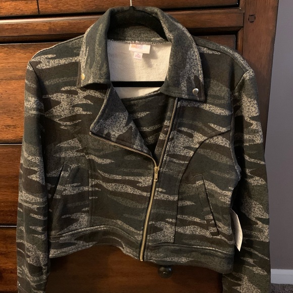 LuLaRoe Jackets & Blazers - NWT Medium LulaRoe Presley